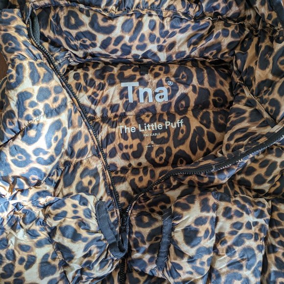 TNA Aritzia The Little Puff Leopard Lightweight Duck Down Packable Jacket Small - Picture 4 of 5